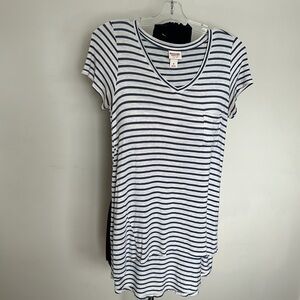 MOSSIMO supply company, size medium, short sleeve shirt, comfy short sleeve